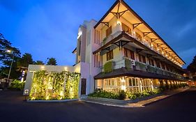 Hotel Nyland Pasteur Bandung